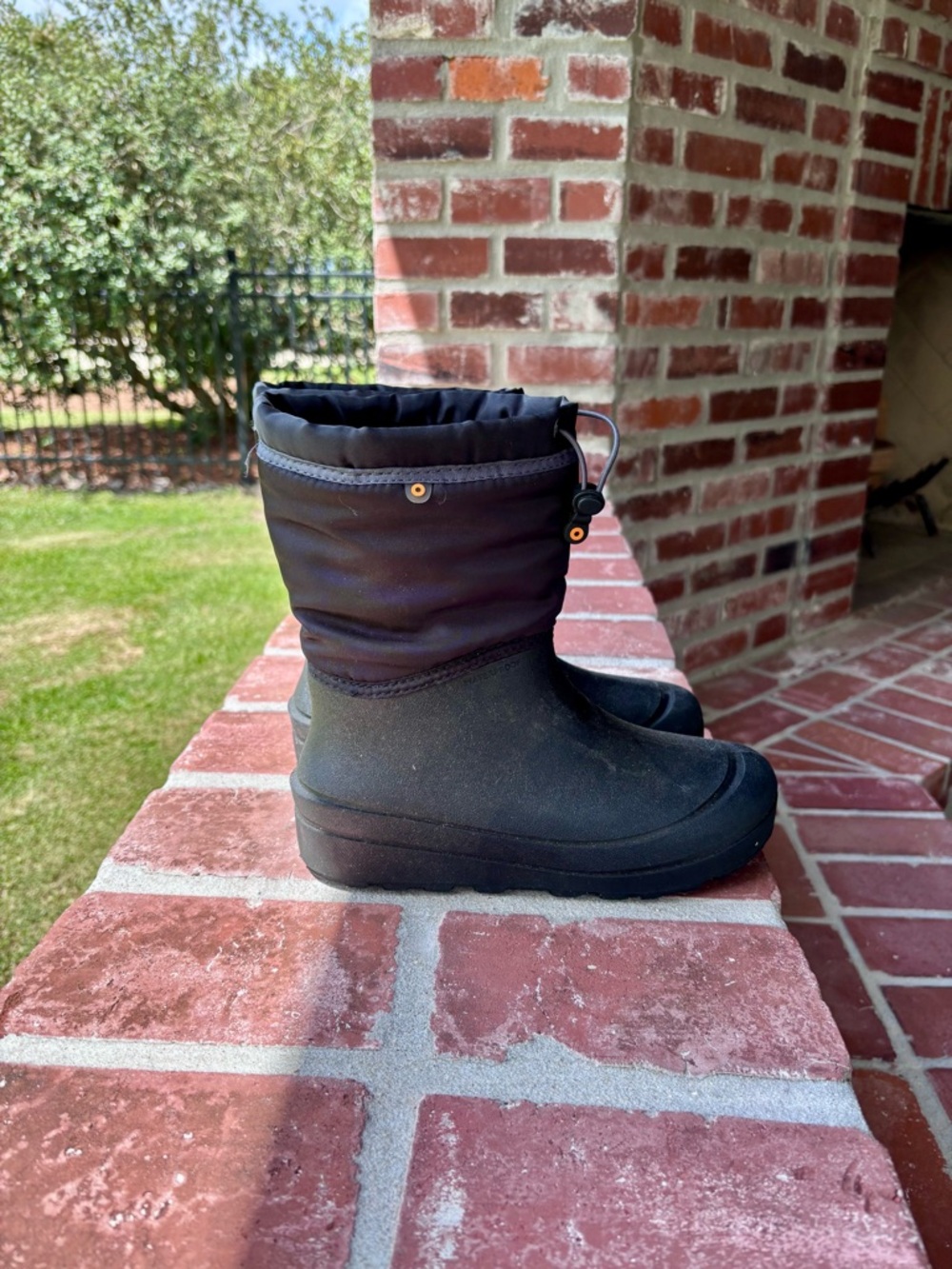 LIKE NEW! Youth Bog's Black Winter Waterproof Boots with Drawstring Closure